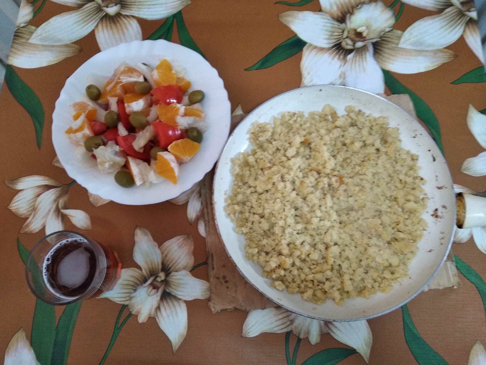 Migas y ensalada arriera