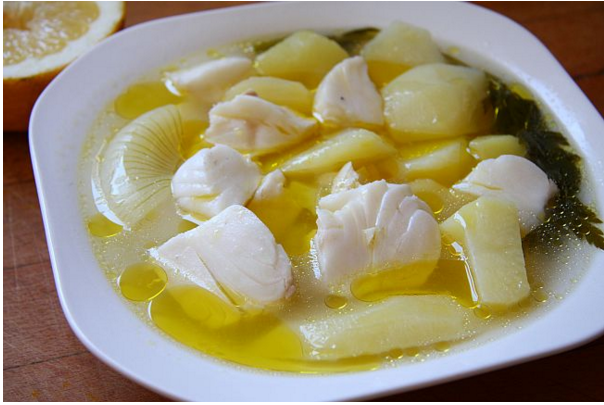 emblanquillo de patatas con pescado y almejas